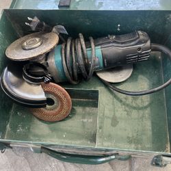 Makita Grinder 