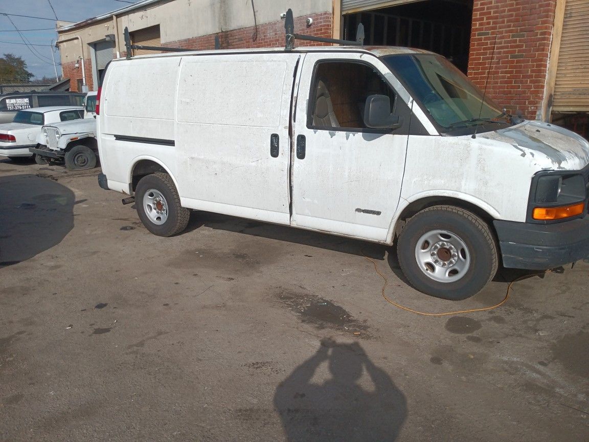 2004 Chevrolet Express