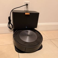 iRobot Roomba J7 