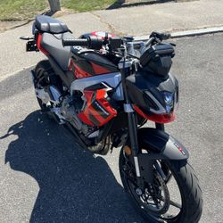 2026 Aprilia Tuono 457