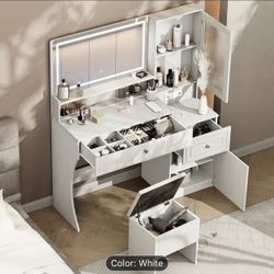 New Uninstalled Vanity Table with Storage Stool