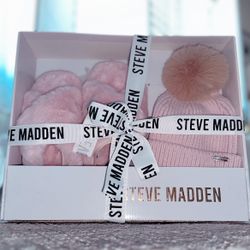 Steve Madden Beanie & Slippers set “Pink”
