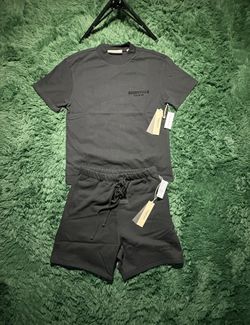 Essentials T-Shirt Set