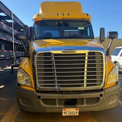 2015 Freightliner  DD-13