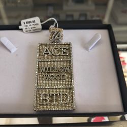 10k solid gold diamond pendant layaway available 10% dwon if you interested please make sure you ask for Maribel thank you