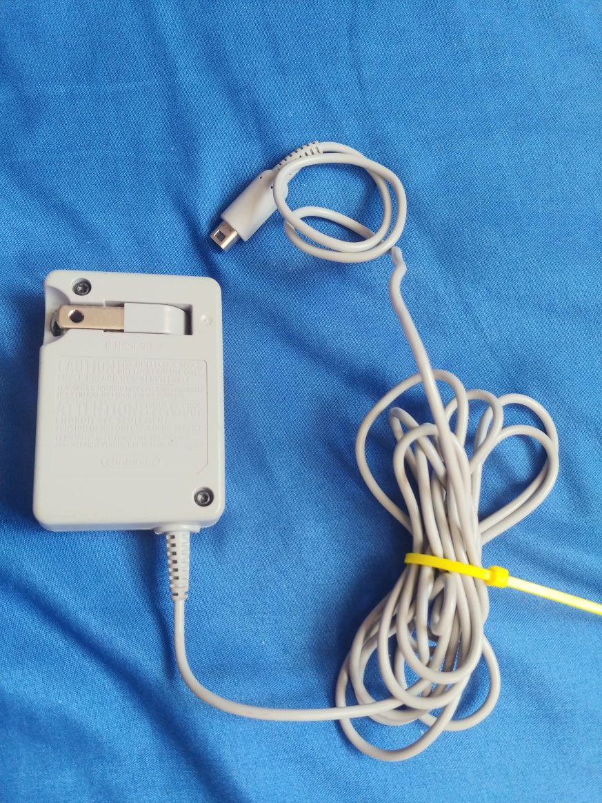 Nintendo 3DS charger