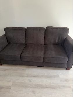 2 Free Sofa’s