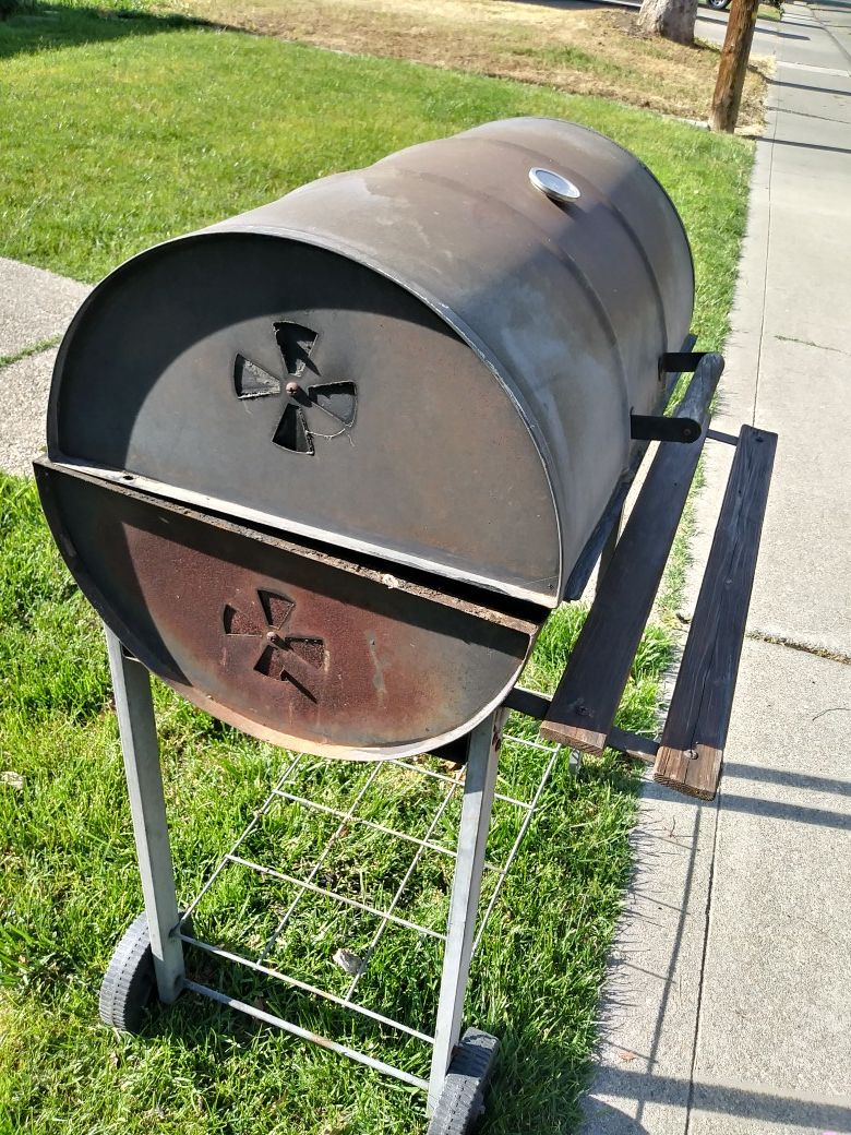 Barrel bbq grill