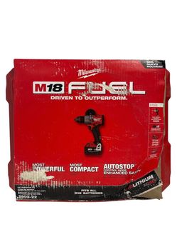 Milwaukee 1/2” Drill/Driver Kit