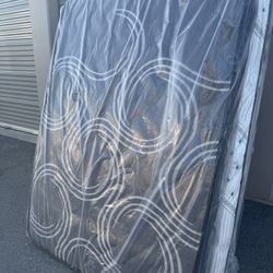 Full Size Mattress – Clearance Deal!