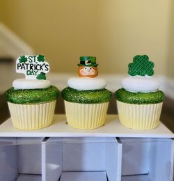 St Patricks day cupcakes decor
