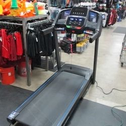 Used Horizon Fitness T101 Folding Treadmill (LIKE NEW)