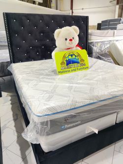 King sizes bed with mattress