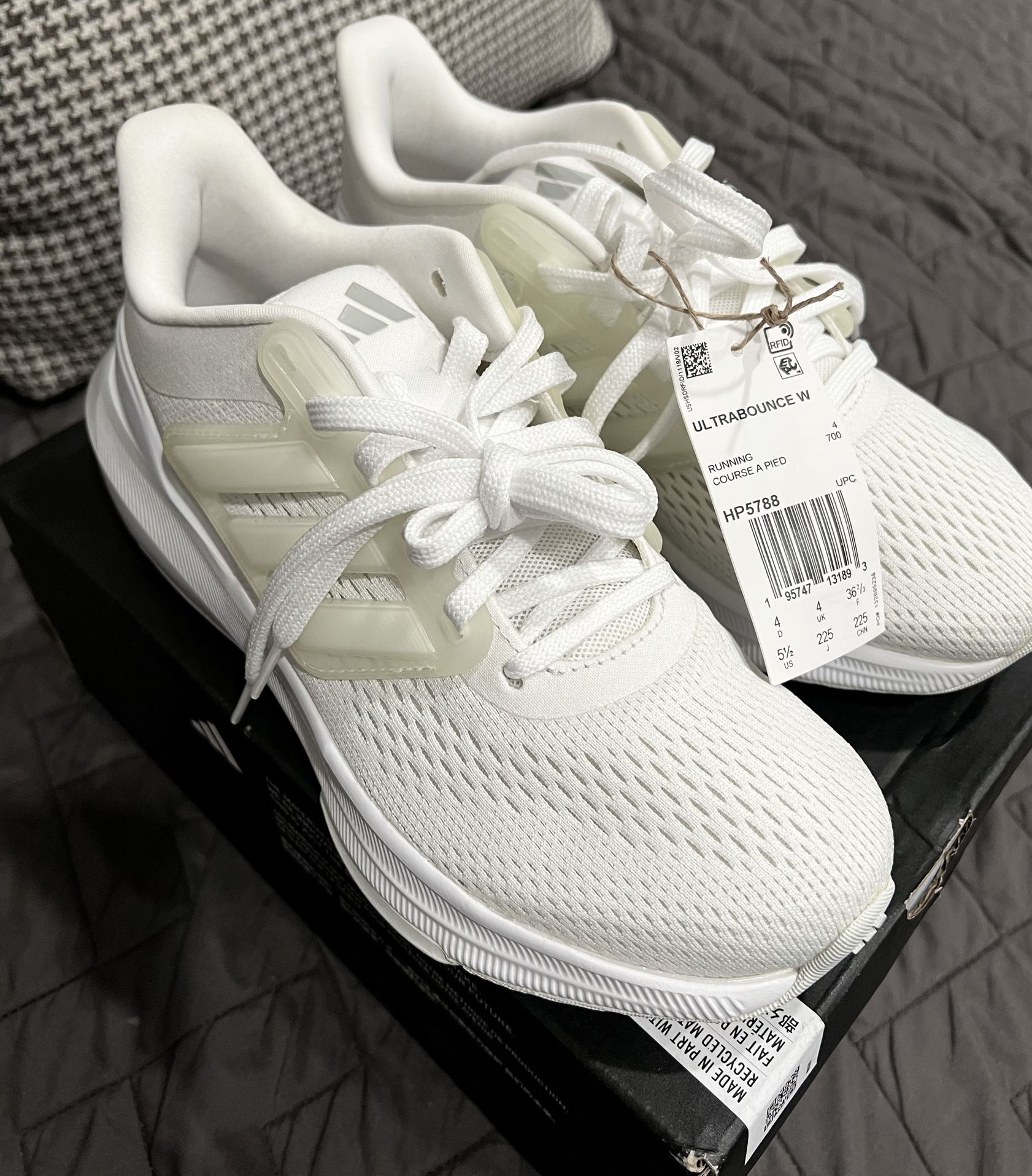Adidas Ultrabouce Women 5 1/2
