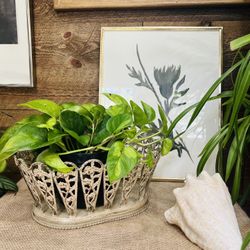 Boho Metal Distressed Beige Rust Basket Shabby Farmhouse Plant Holder Retro Vintage Look 