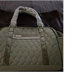 Bella Russo quilted 18” weekender bag *new with tags*