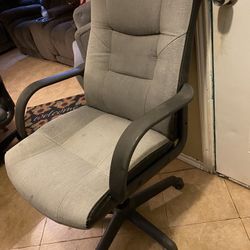 OFFICE DESK CHAIR