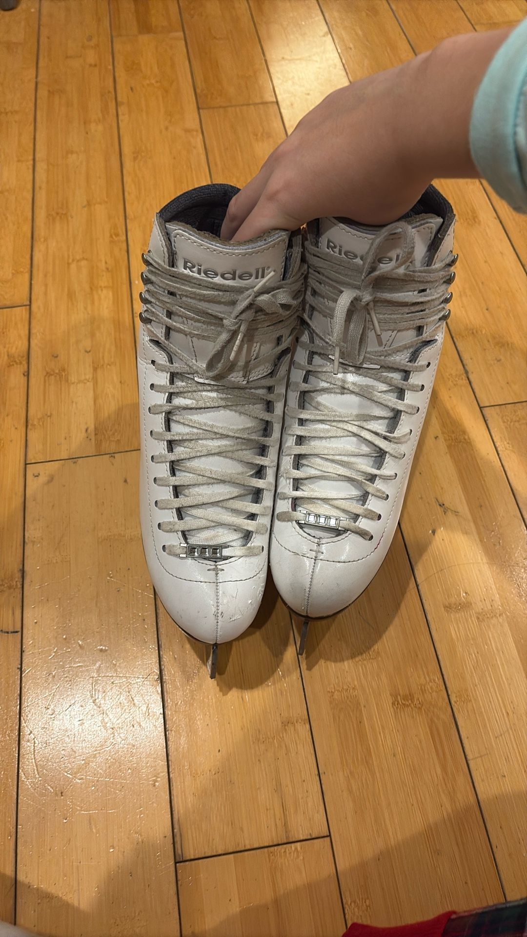 Ice Skates ( Size 6) Riedell, Diamond