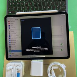 Apple IPad Pro 11” (Face ID / Liquid Retina  / 2018 Model ) 64GB with Keyboard case, stylus pen & Accessories (256GB $469) 