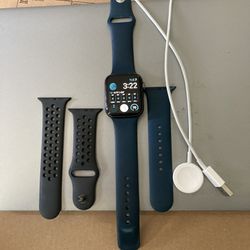 Apple Watch SE Cellular Capable 44mm