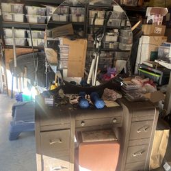 Vintage Small vanity dresser 