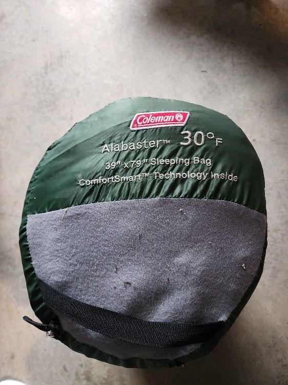 Coleman Sleeping Bag - Alabaster 30 F - 39x79 Comfort Smart