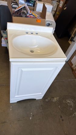 white 18 in vanity bathroom $89