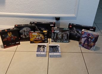 Star wars Legos and figures collection bundle!