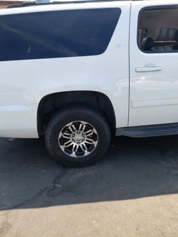 Silverado Tahoe Suburban wheels OEM Size 265/70/17LT