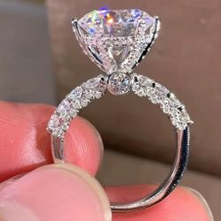 Brand NEW ,Luxury White Cubic Zirconia Engagement Rings For Women Silver Color Elegant Bride Wedding Party 