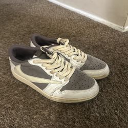 Travis Scott Mocha Lows Size 9