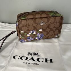 Coach Makeup Pouch With Lily Print 