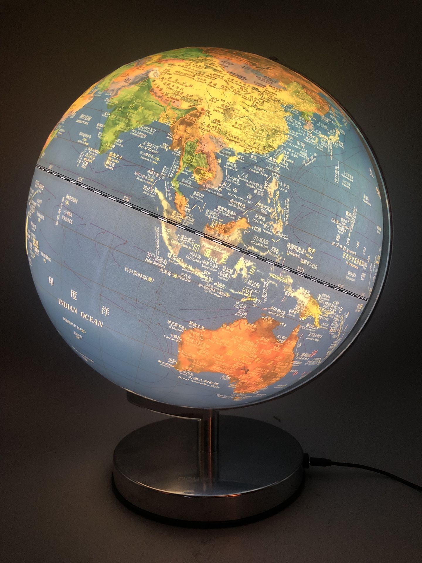 Vintage Bilingual 12” Light Up Globe. English/Mandarin.