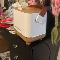 White and brown fridgidaire mini fridge 