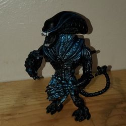 Aliens Blue Gorilla Xenomorph Action Statue By Kenner! Excellent Condition!