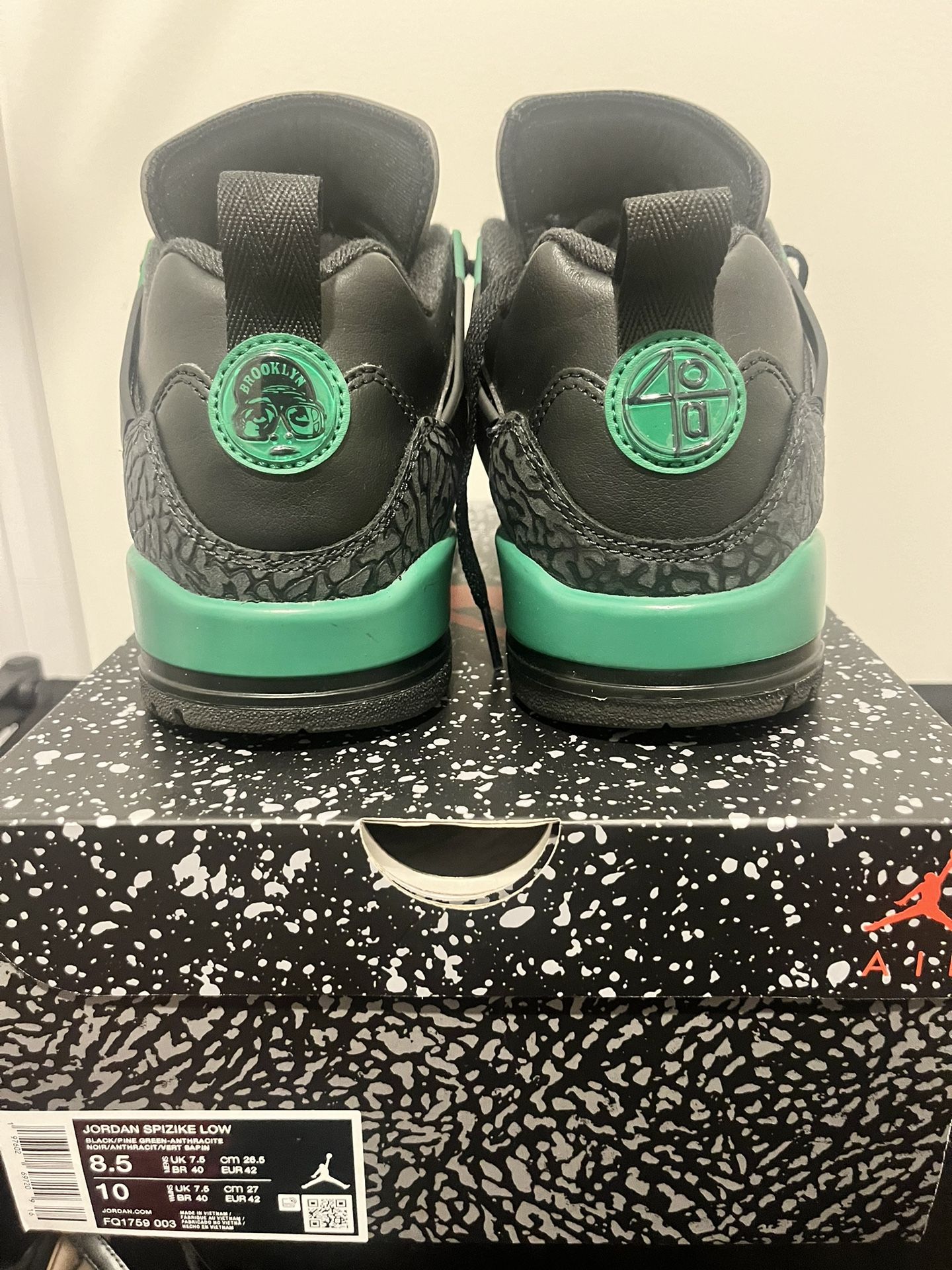 Jordan Spizike low