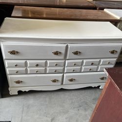 🌹WHITE COLOR DRESSER 6  DRAWER-48.5” X17.5” X 31.5”🌹