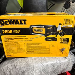 DEWALT 2600 PS| 1.1 GPM Cold Water Electric Pressure Washer