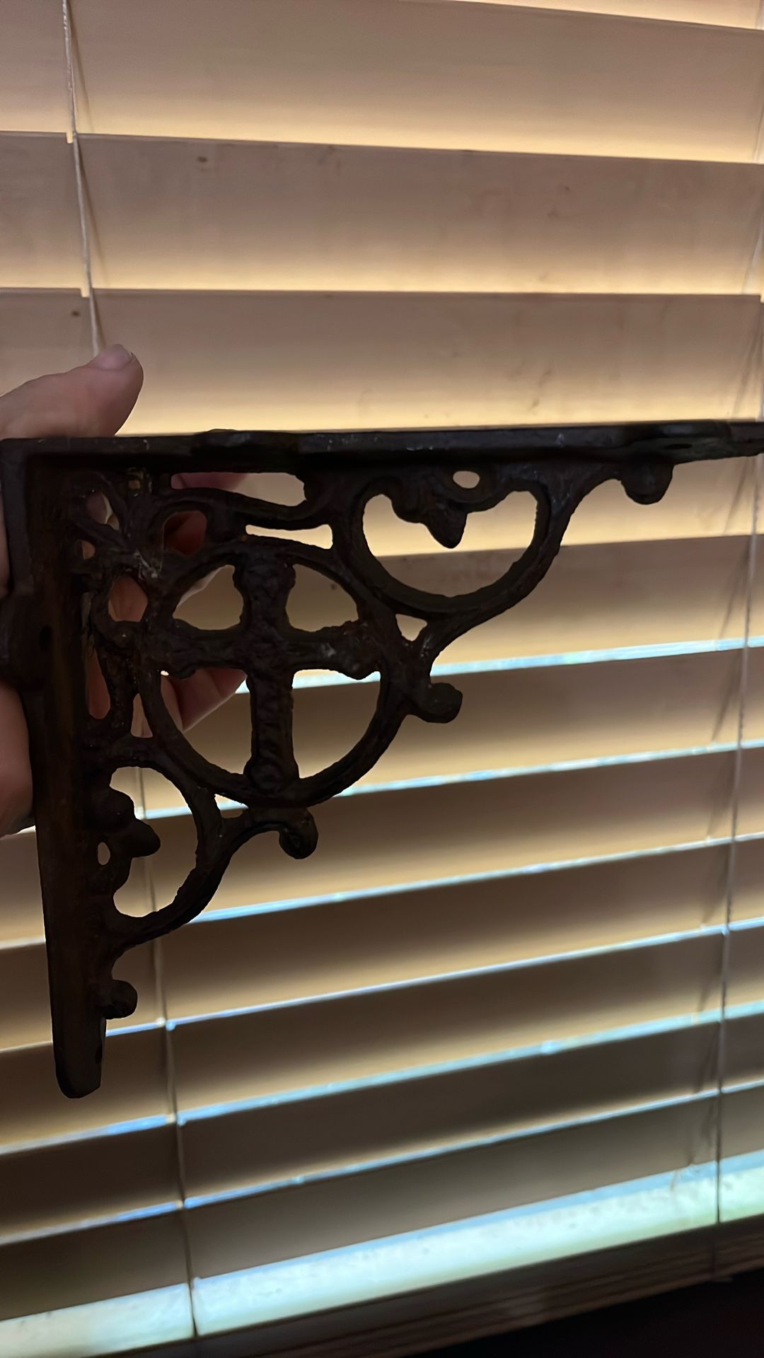 VINTAGE CAST IRON SHELF BRACKET