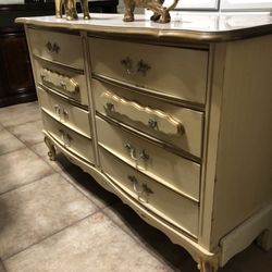 Dresser Vintage Style 