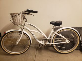 Electra Women's Cruiser Lux 7D Step-Thru Bicycle