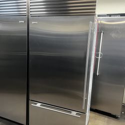 SUB ZERO 36”WIDE BUILT IN STAINLESS STEEL BOTTOM FREEZER REFRIGERATOR 