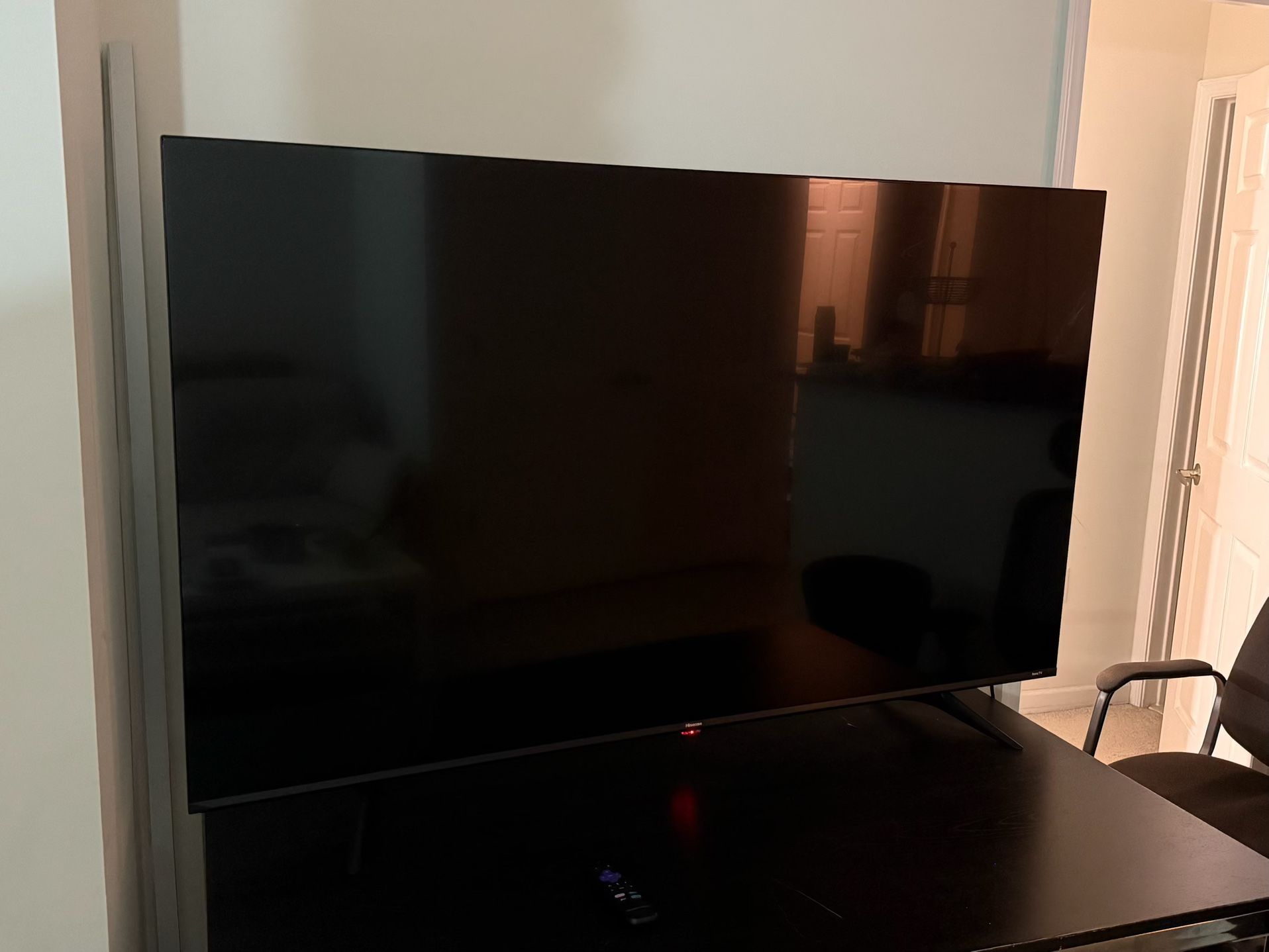 65 Inch Hisense ULED 4K Smart TV