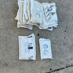 1-Gang White Duplex Outlet/ Receptacle Plastic Jumbo/ Oversized Wall Plate (1-Pack) 