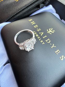 10k White Gold Ring