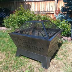 Outdoor Patio Fire pit 26.5" x 26.5" x 26" tall