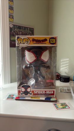 Giant spider-man funko pop