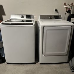 Samsung Washer & Dryer Set - Excellent Condition! 🧼