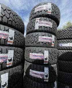 22” American RoadStar R/T Tires Brand New Condition  Size LT 35x12.50R22