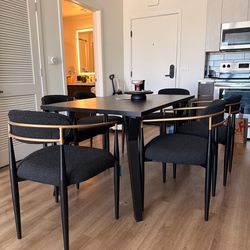 Nayalis 6 black chairs & table